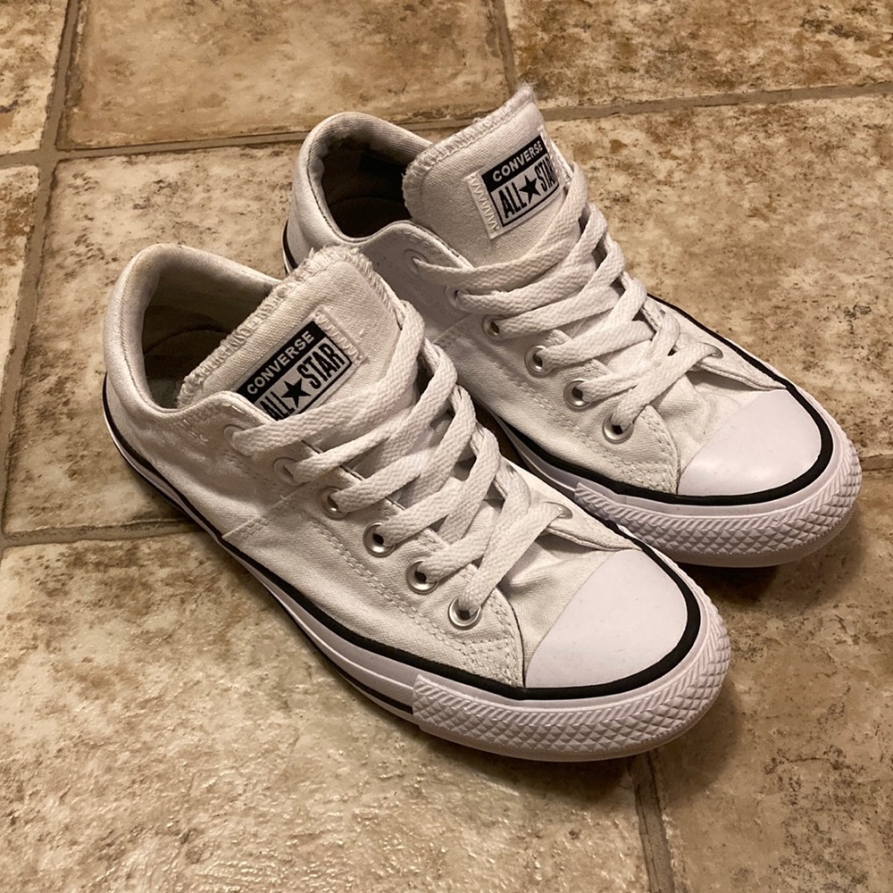 Size 8 White Converse